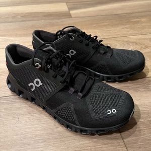 On Cloud Cloud X Sneakers. Size 9. Black. Brand New.